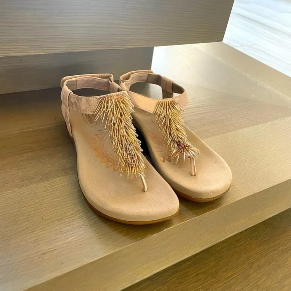 Aetrex Portia Fringe Slingback Thong Sandal in Blush - Picture 4 of 5